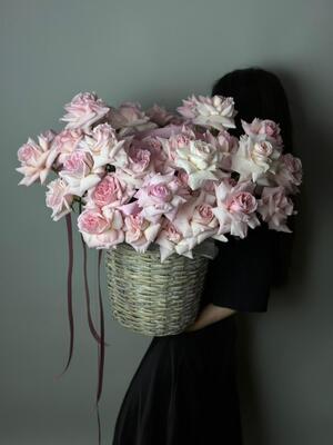 Букет из розовых роз Box 134